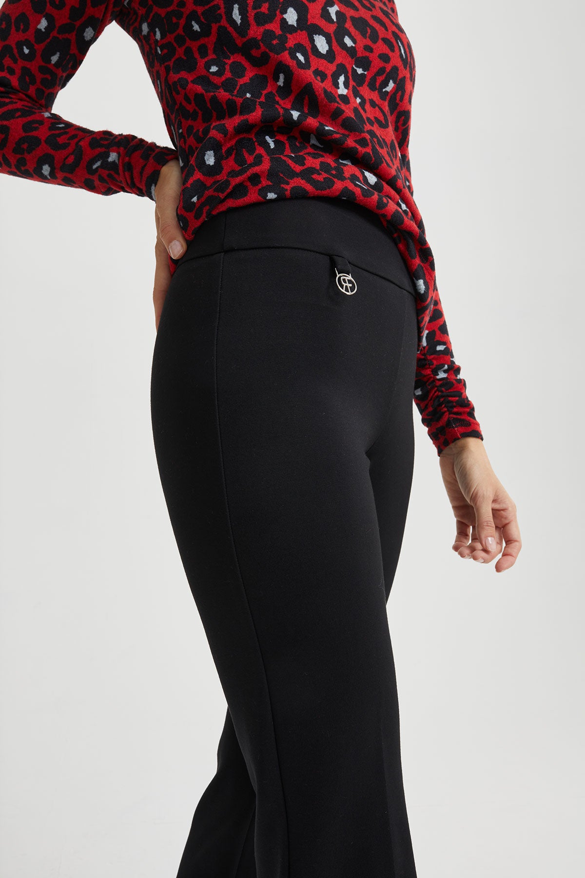 LARTIGENT☆L11 RIBBON BOOTSCUT PANTS 주식회사라티젠 | L11 RIBBON BOOTSCUT PANTS(BLACK) - 트렌디한